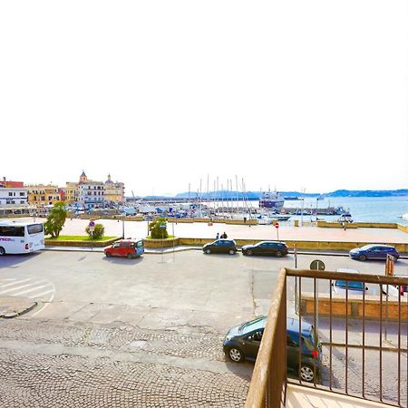 B&B Piazza A Mare ปอซซุออลี ภายนอก รูปภาพ